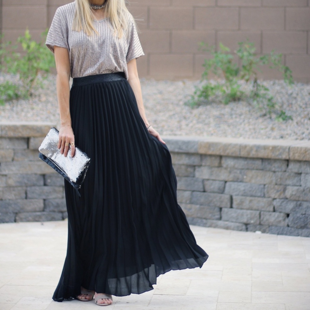 LAST 1️⃣ NWT classy Pleated Black Maxi Skirt